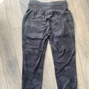 Lululemon joggers XS
